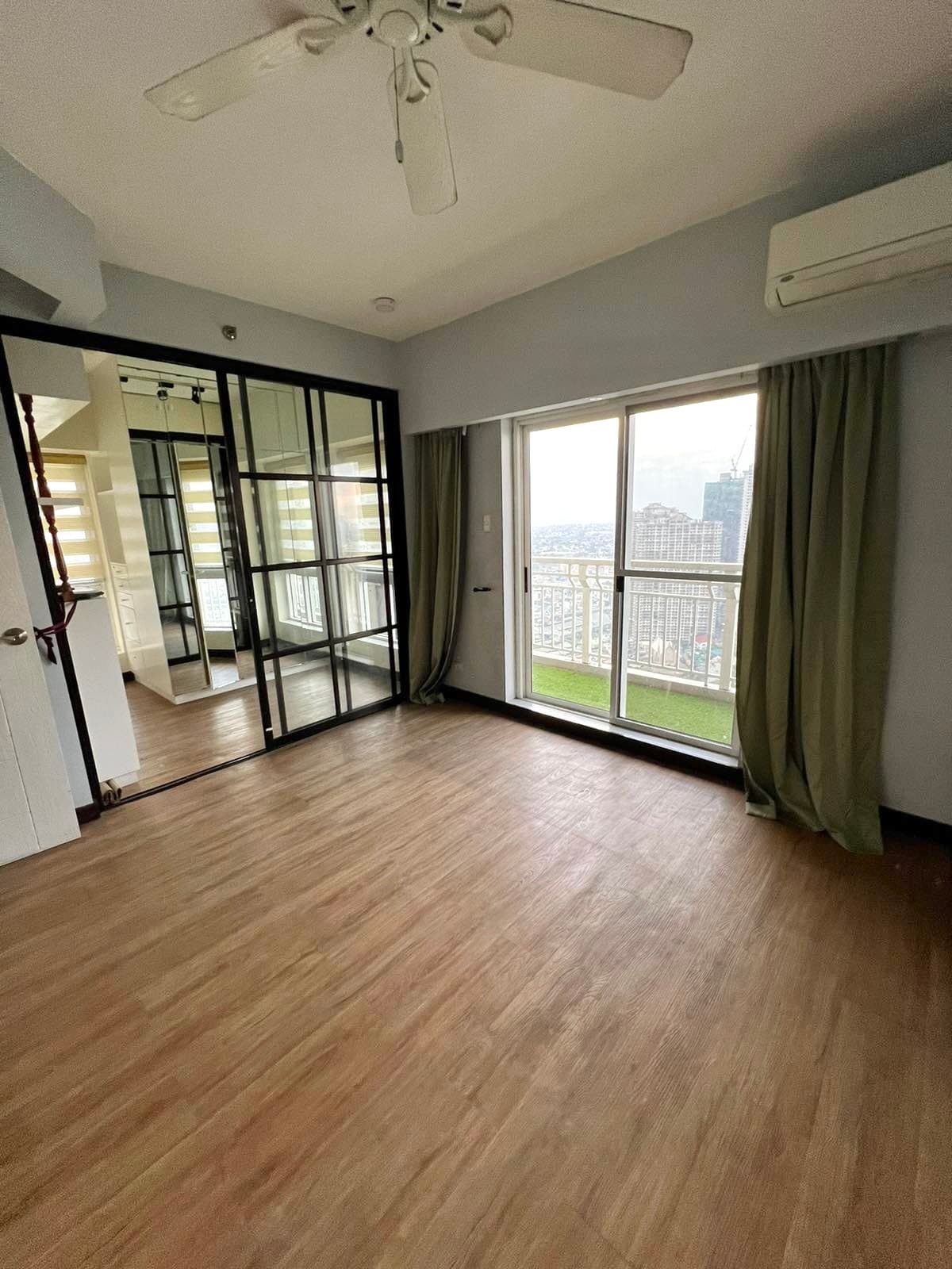 Lumiere Residences 3BR Three Bedroom with Tandem Parking near BGC and Ortigas FOR SALE SC189