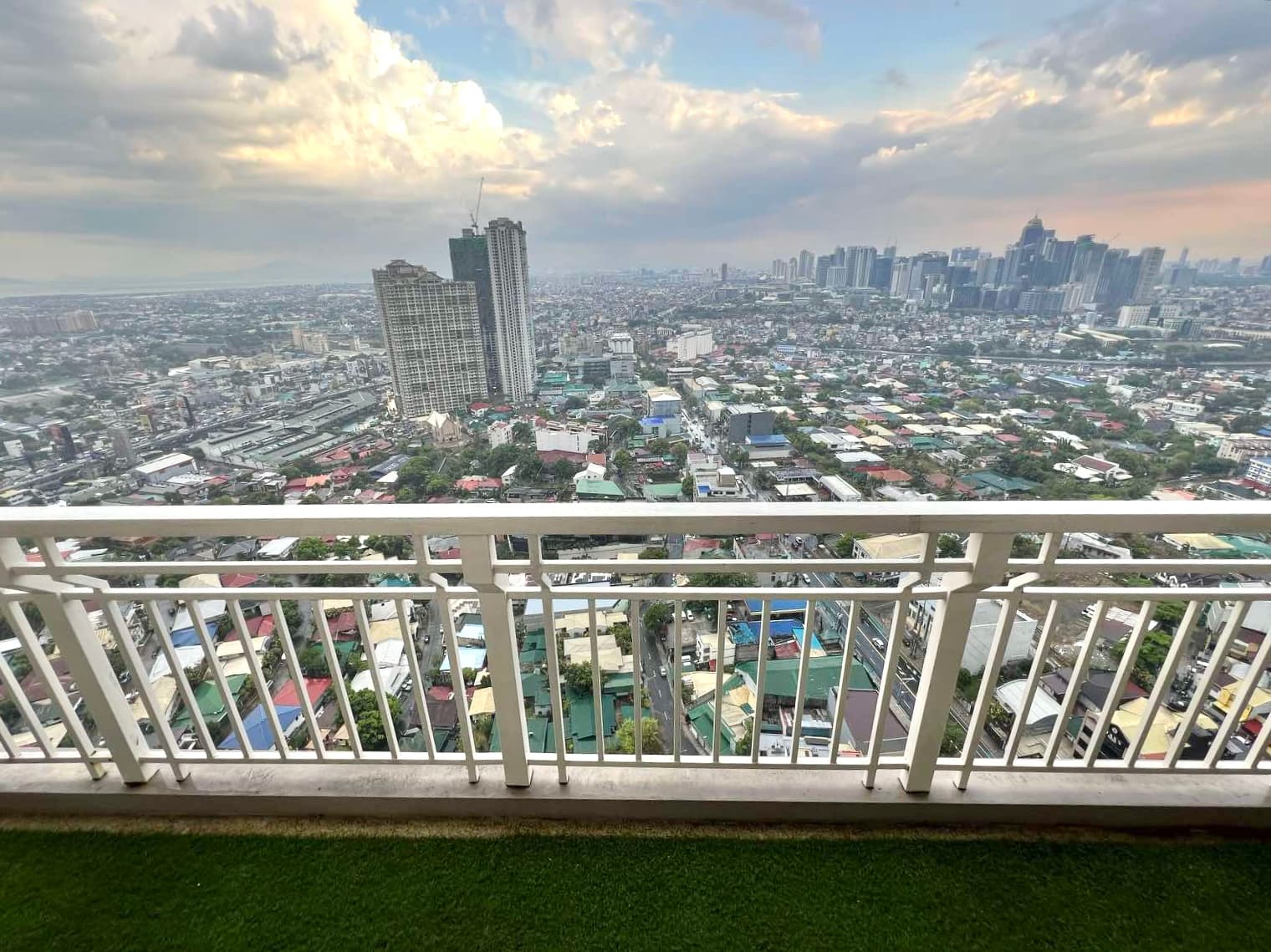 Lumiere Residences 3BR Three Bedroom with Tandem Parking near BGC and Ortigas FOR SALE SC189