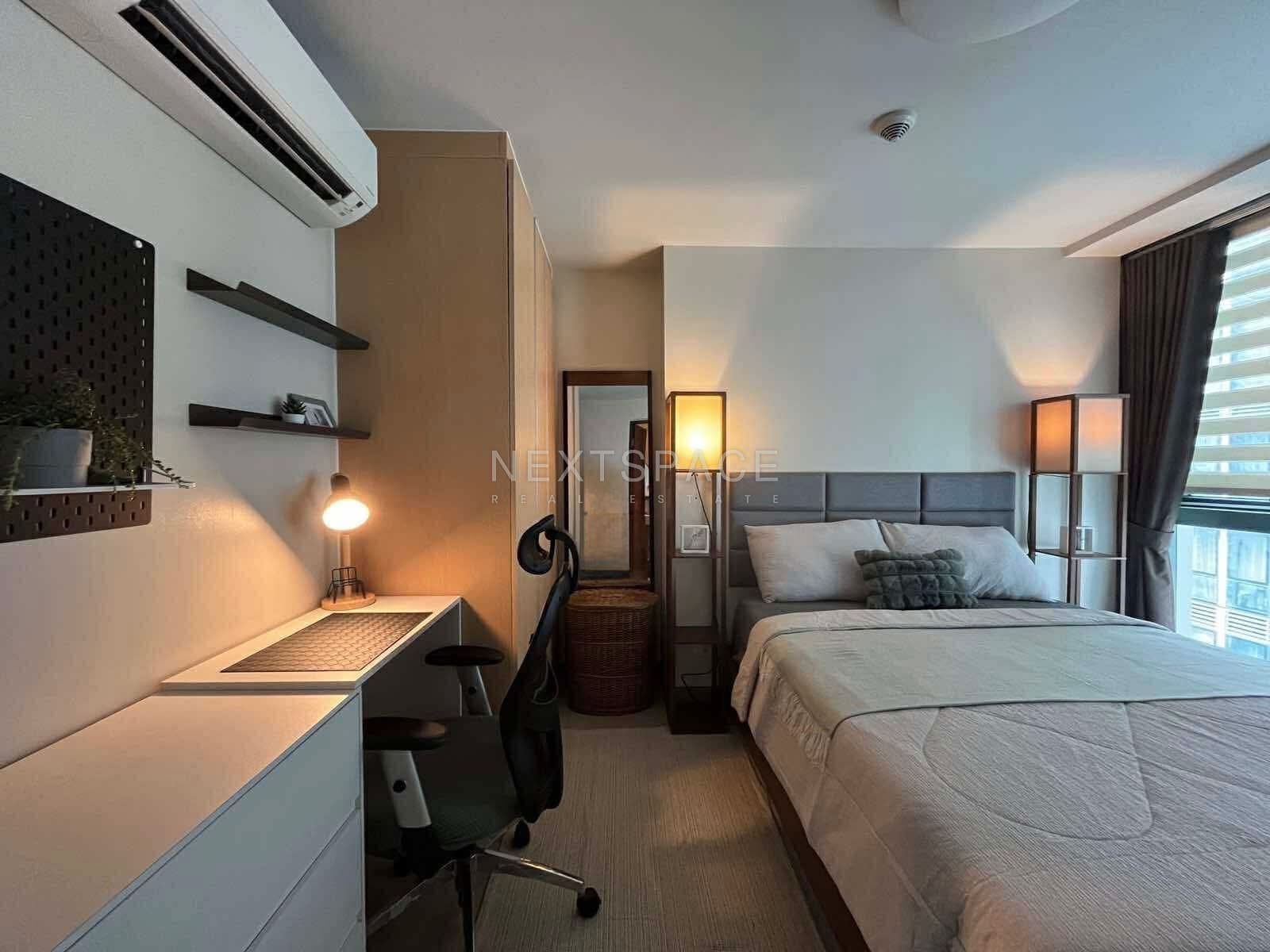 One Uptown Residences Furnished 1BR Unit with Parking FOR LEASE