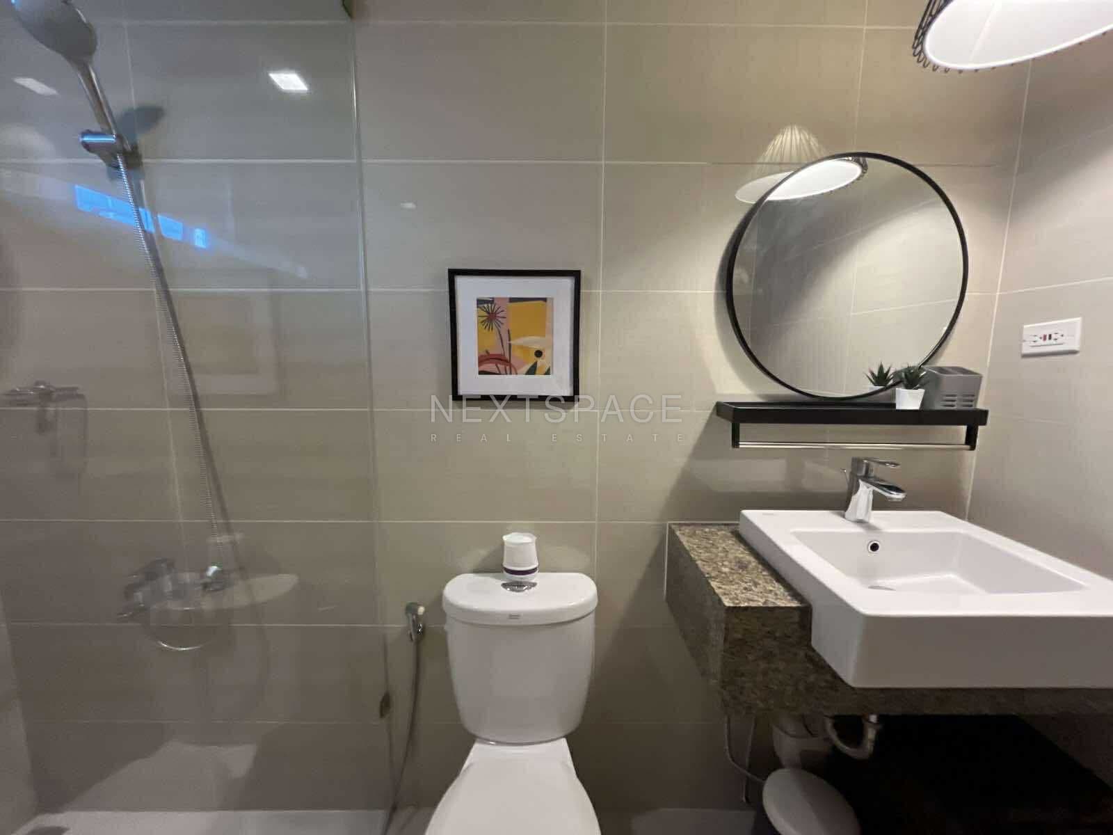 One Uptown Residences Furnished 1BR Unit with Parking FOR LEASE