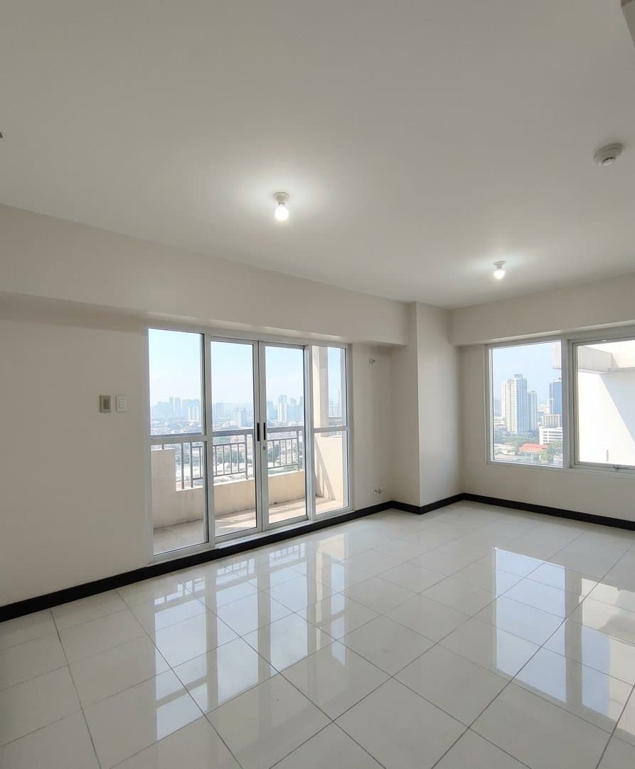 One Castilla Place 3BR Three Bedroom Unit with Parking 