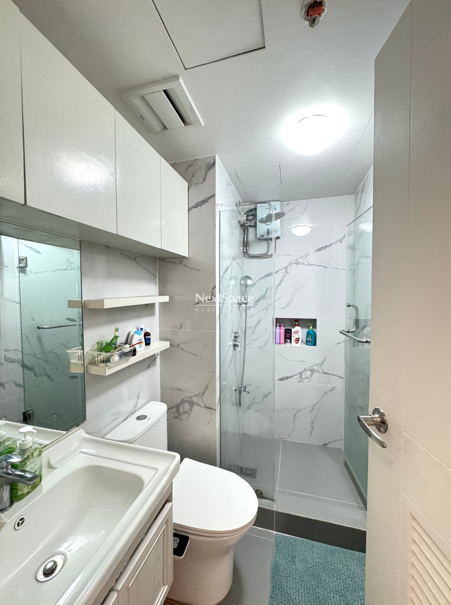 One Castilla Place 3BR Three Bedroom Unit (includes maid's room) with Two Single Parking Slots near Robinsons Magnolia, ICA, Xavier FOR SALE SC291