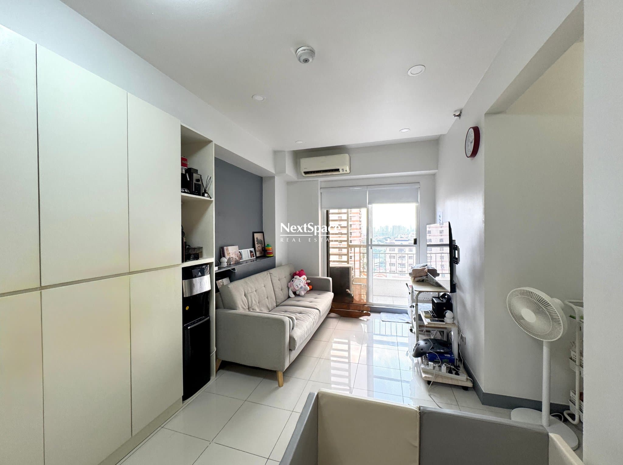 One Castilla Place 3BR Three Bedroom Unit (includes maid's room) with Two Single Parking Slots near Robinsons Magnolia, ICA, Xavier FOR SALE SC291